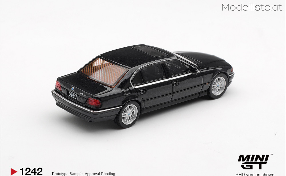 MGT1242 MiniGT BMW 750IL (E38) BLACK SAPPHIRE 1999